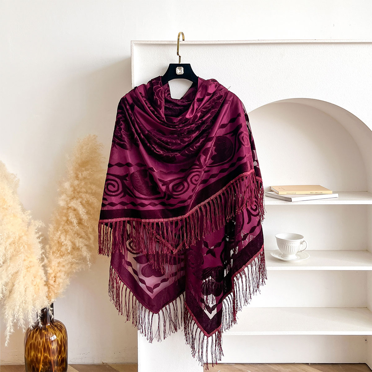 Écharpe rétro en velours à pom - Ethnic Fashion Accessories avis et prix